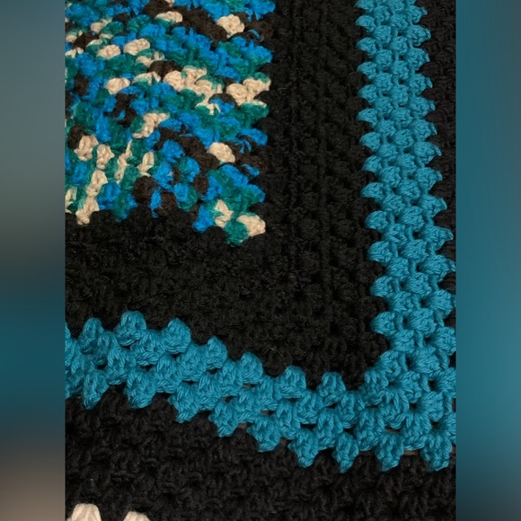 Recliner Lap Blanket Crocheted Continuous Granny Square - Picture 5 of 10